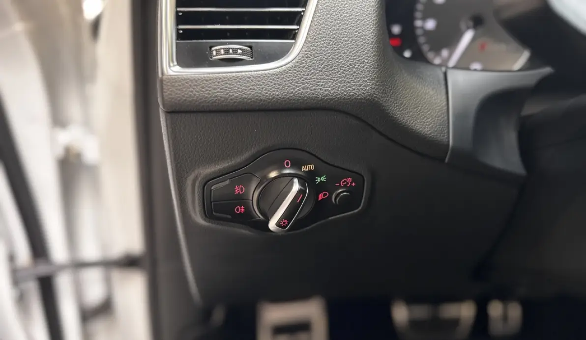 Audi SQ5 3.0 V6 BITDI 313CH QUATTRO TIPTRONIC / 1ere MAIN / CARNET COMPLET AUDI SUISSE