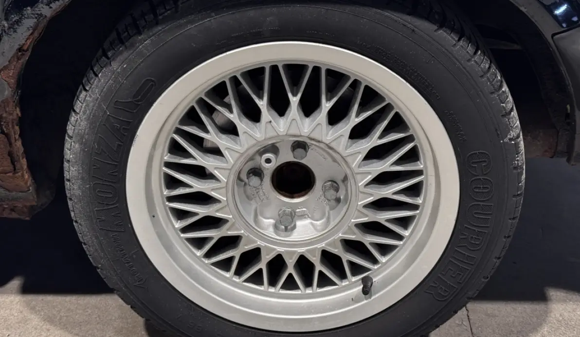 Bmw Série 3 323i E30 BVM5