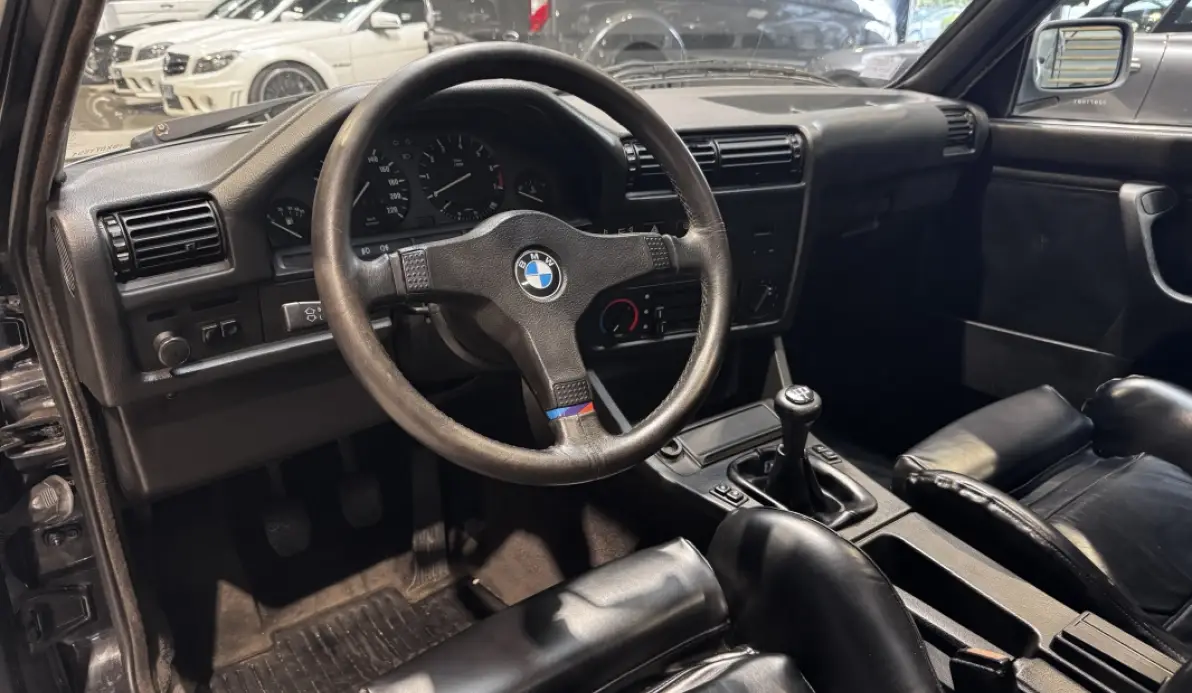Bmw Série 3 323i E30 BVM5