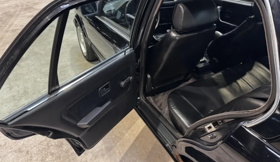 Bmw Série 3 323i E30 BVM5