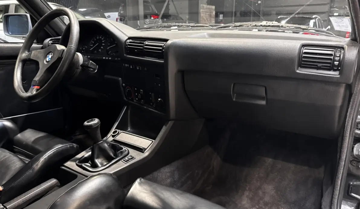 Bmw Série 3 323i E30 BVM5