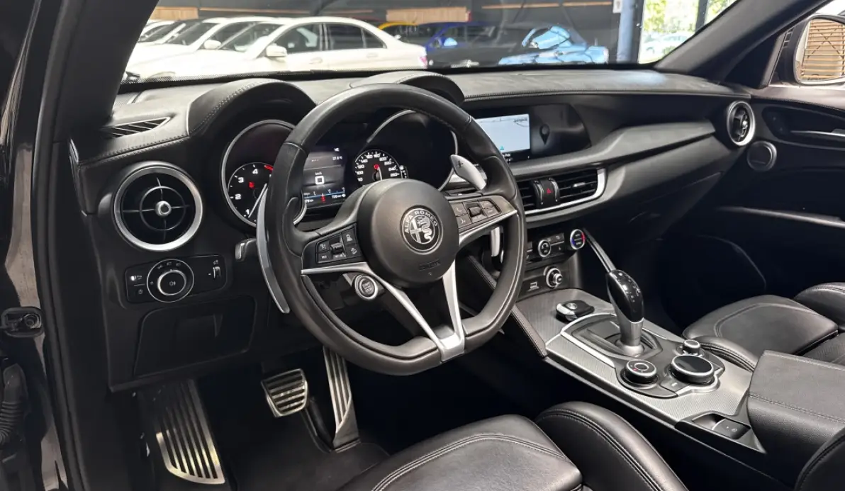 Alfa romeo Stelvio 2.2 DIESEL 210CH TI Q4 AT8 FULL OPTION / 1ERE MAIN / CARNET ALFA 