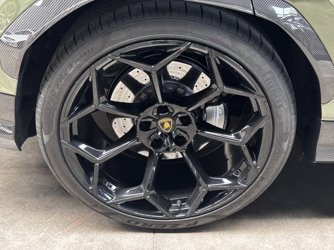 Lamborghini URUS 4.0 V8 666CH PERFORMANTE 60E ANNIVERSARIO BITURBO