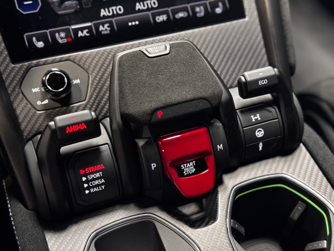 Lamborghini URUS 4.0 V8 666CH PERFORMANTE 60E ANNIVERSARIO BITURBO