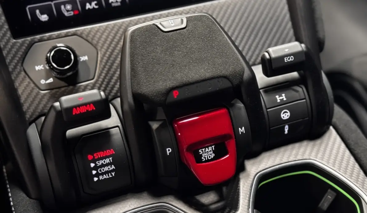 Lamborghini URUS 4.0 V8 666CH PERFORMANTE 60E ANNIVERSARIO BITURBO