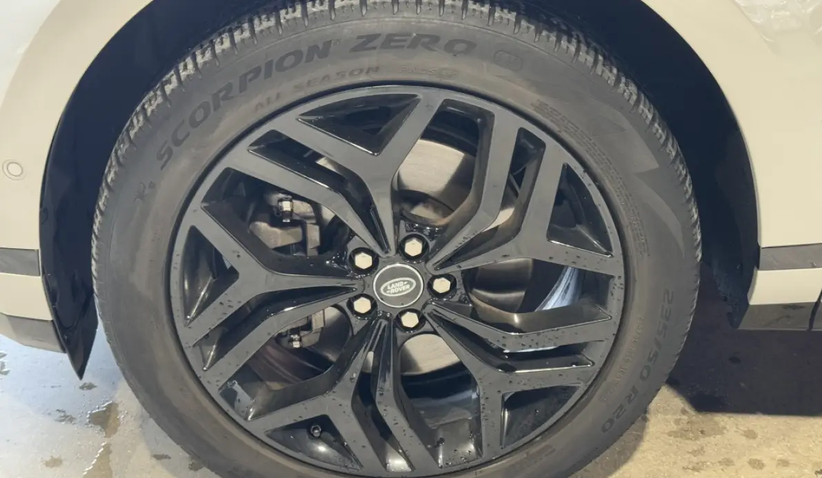 Land rover Range Rover Évoque 2.0 D 200CH R-DYNAMIC SE AWD BVA