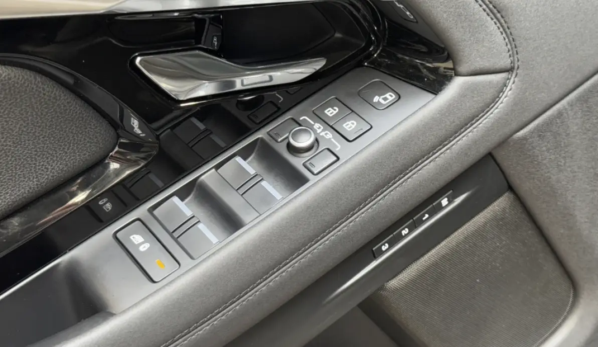 Land rover Range Rover Évoque 2.0 D 200CH R-DYNAMIC SE AWD BVA