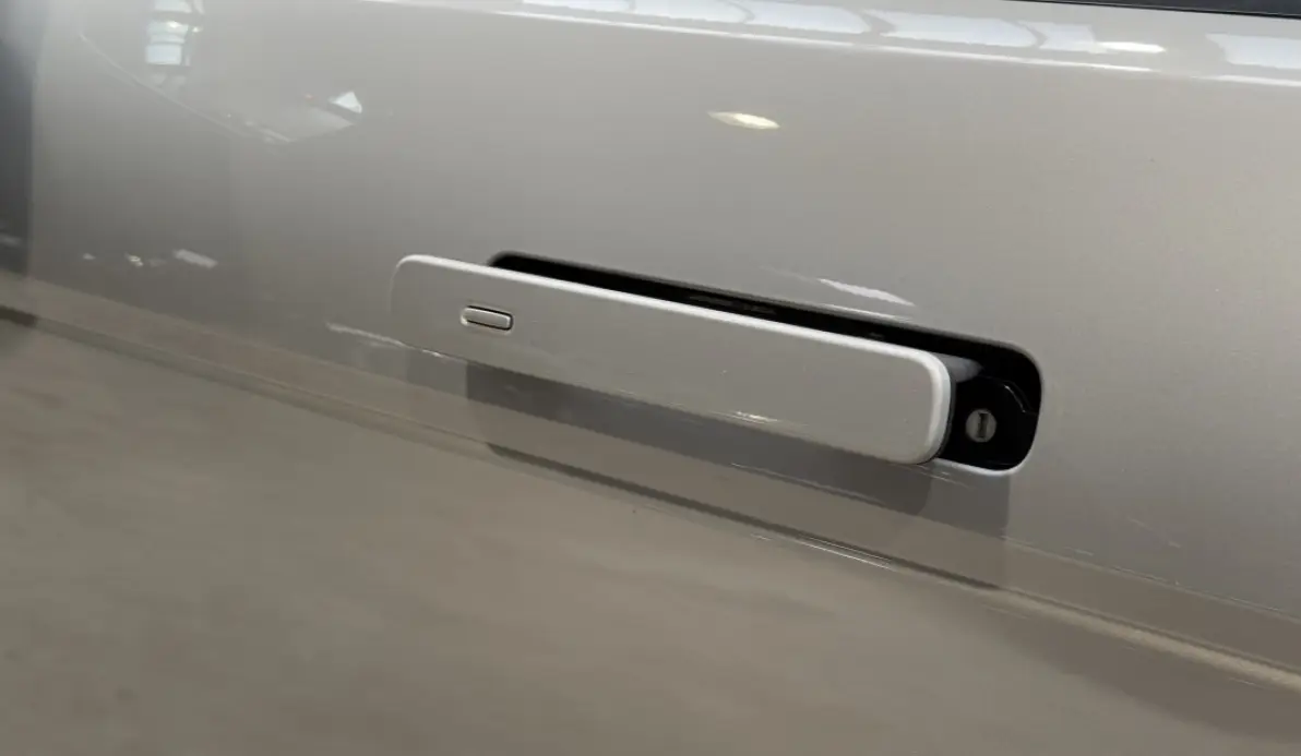 Land rover Range Rover Évoque 2.0 D 200CH R-DYNAMIC SE AWD BVA