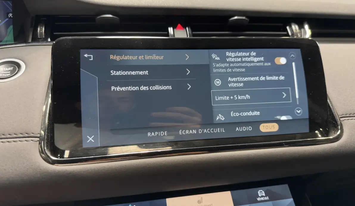 Land rover Range Rover Évoque 2.0 D 200CH R-DYNAMIC SE AWD BVA