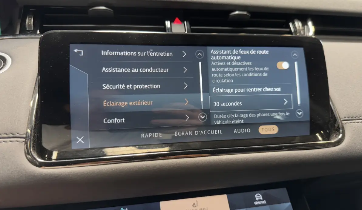 Land rover Range Rover Évoque 2.0 D 200CH R-DYNAMIC SE AWD BVA