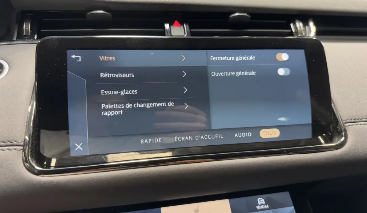 Land rover Range Rover Évoque 2.0 D 200CH R-DYNAMIC SE AWD BVA