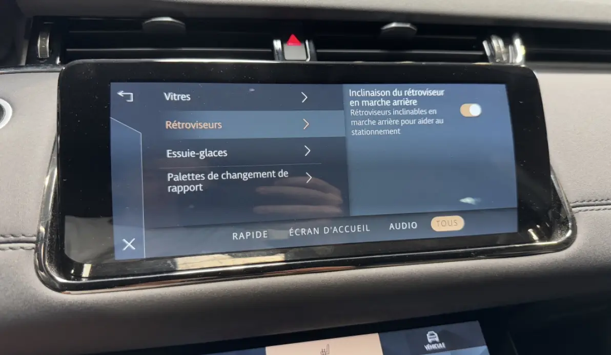 Land rover Range Rover Évoque 2.0 D 200CH R-DYNAMIC SE AWD BVA