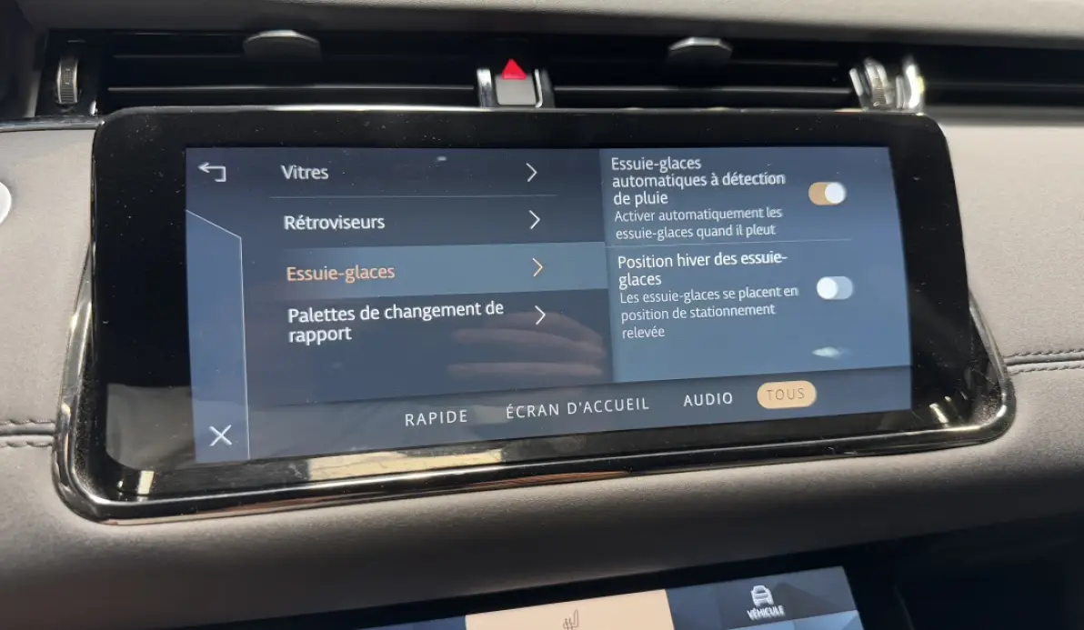 Land rover Range Rover Évoque 2.0 D 200CH R-DYNAMIC SE AWD BVA