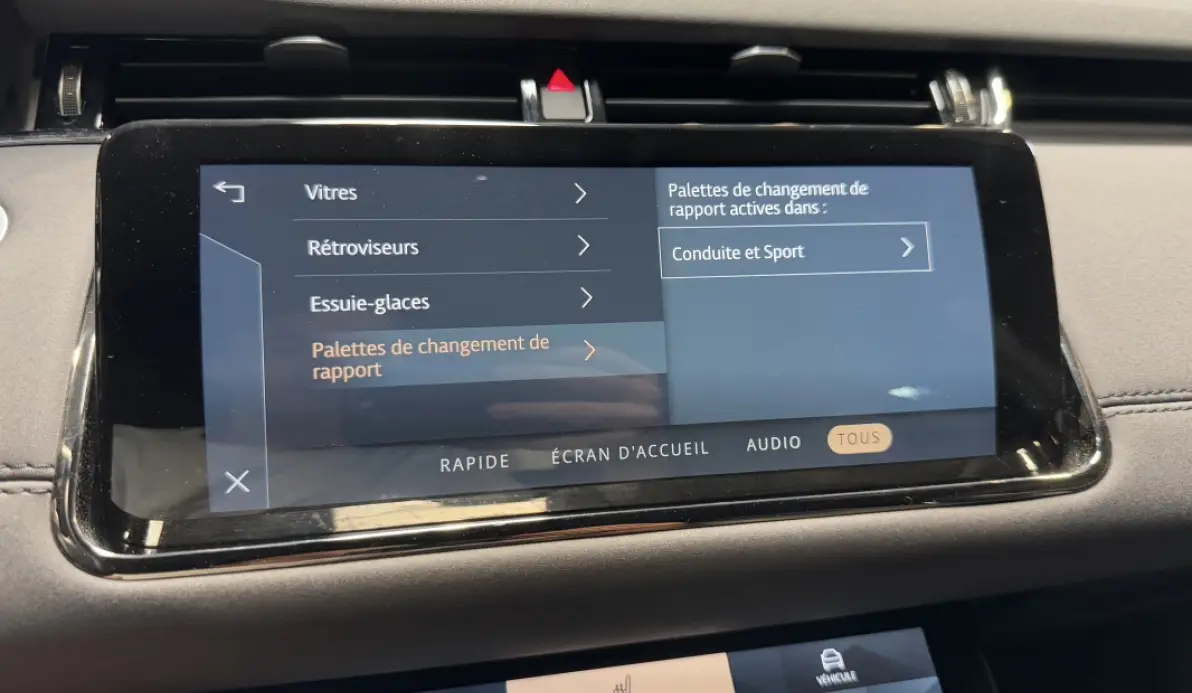 Land rover Range Rover Évoque 2.0 D 200CH R-DYNAMIC SE AWD BVA