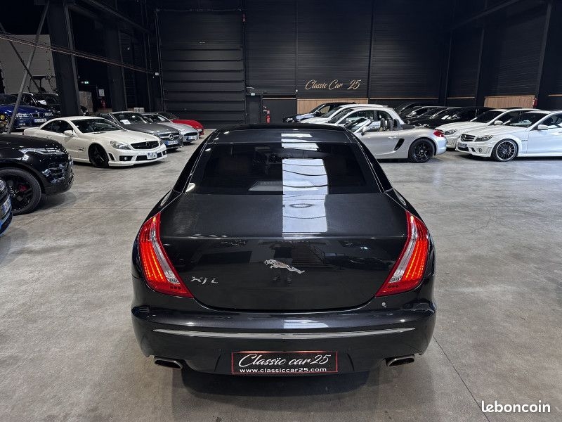 Jaguar XJ