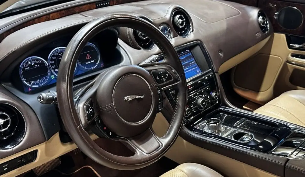 Jaguar XJ 3.0D V6 LUXE PREMIUM LONG BVA6