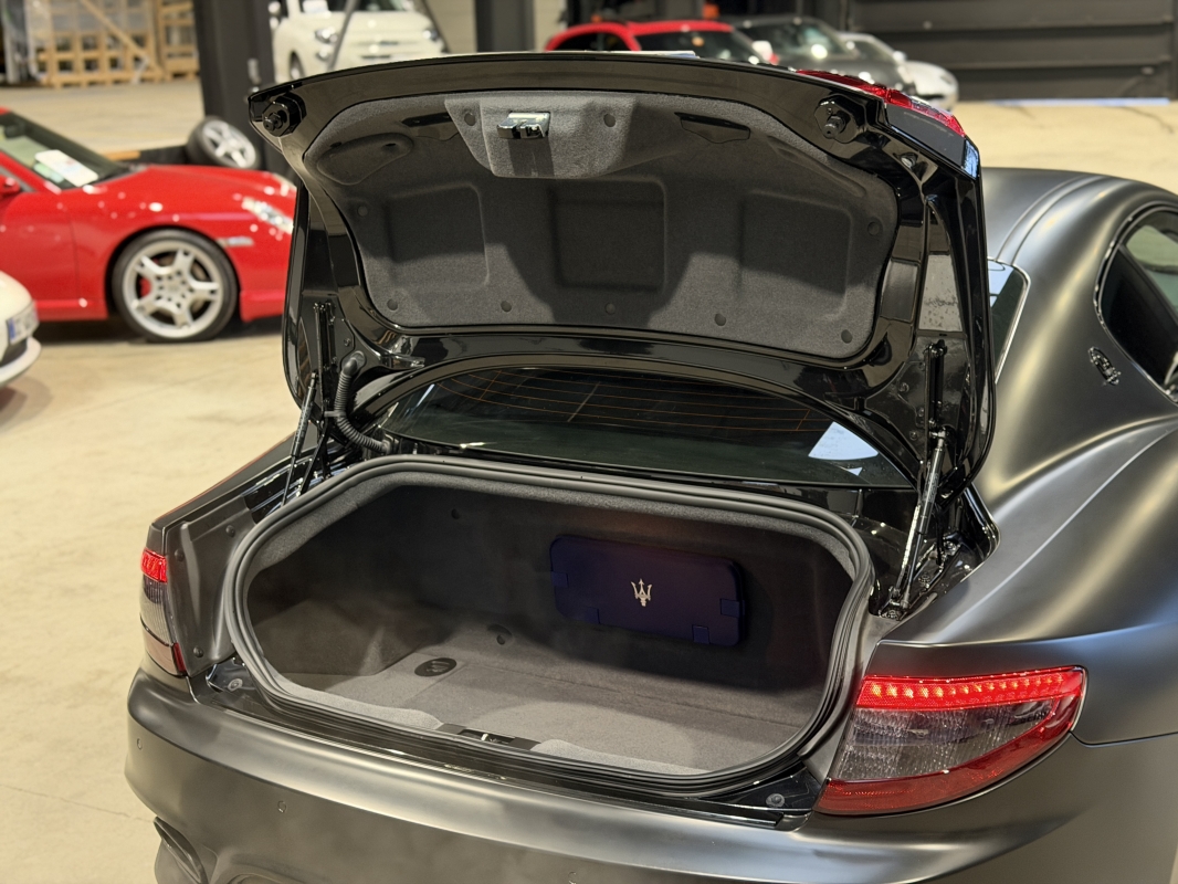 Maserati Granturismo 4.7 460CH SPORT - Alcantara - Mat