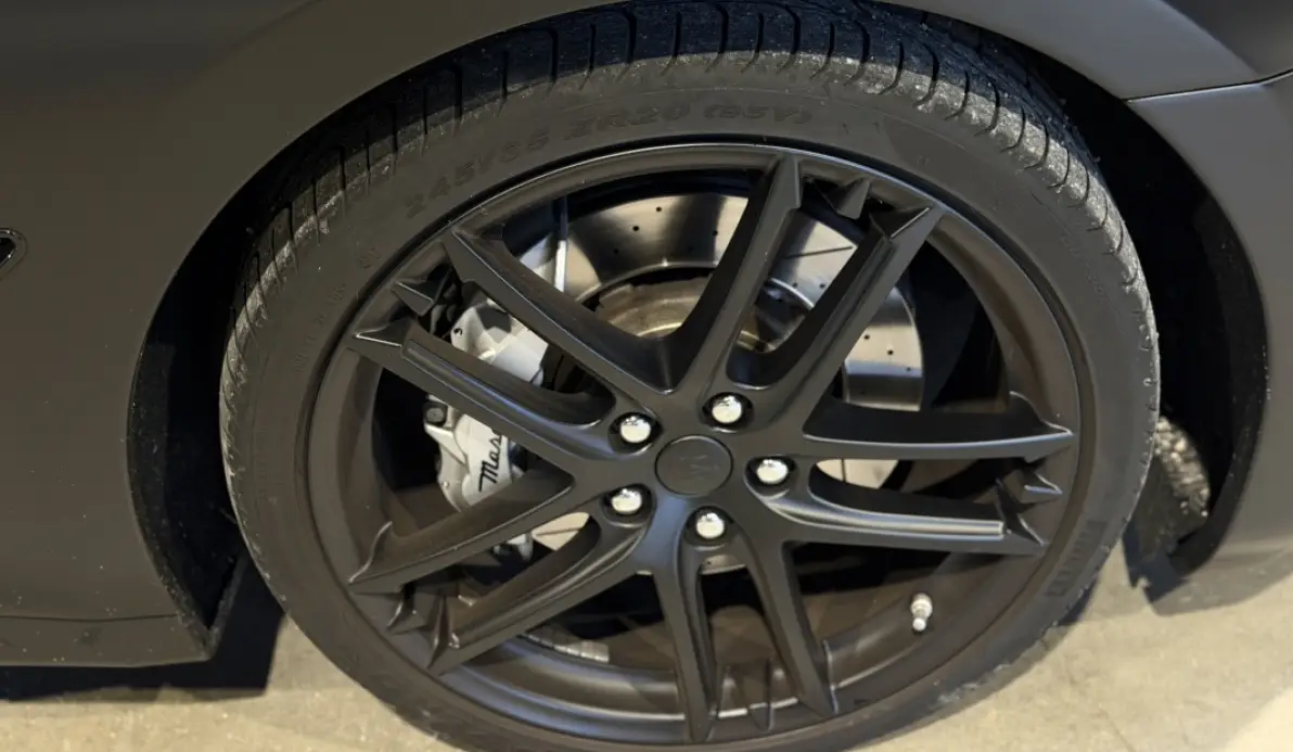 Maserati Granturismo 4.7 460CH SPORT - Alcantara - Mat