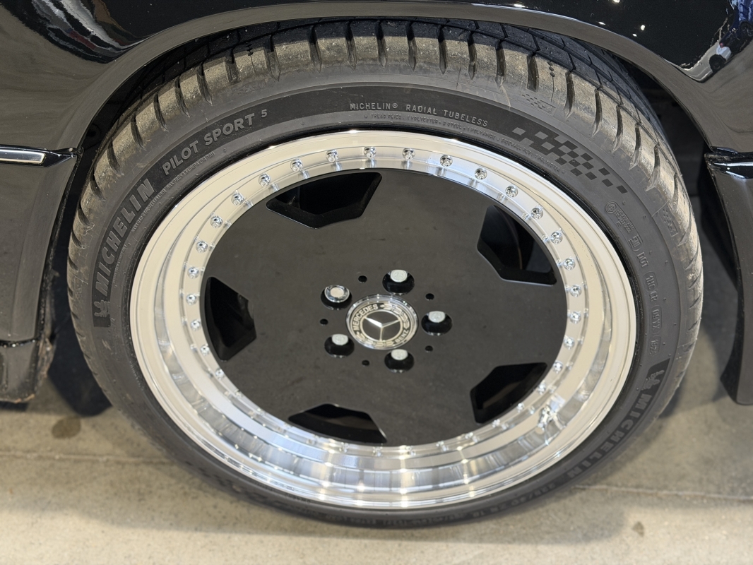 Mercedes 300 CE W124 3.0 V6 220CH - KIT AMG - AERO - BBS - CERAMIQUE