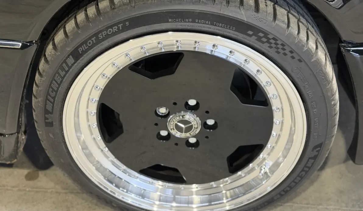 Mercedes 300 CE W124 3.0 V6 220CH - KIT AMG - AERO - BBS - CERAMIQUE