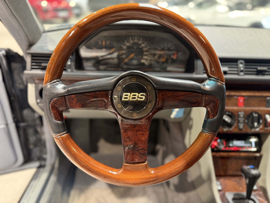 Mercedes 300 CE W124 3.0 V6 220CH - KIT AMG - AERO - BBS - CERAMIQUE