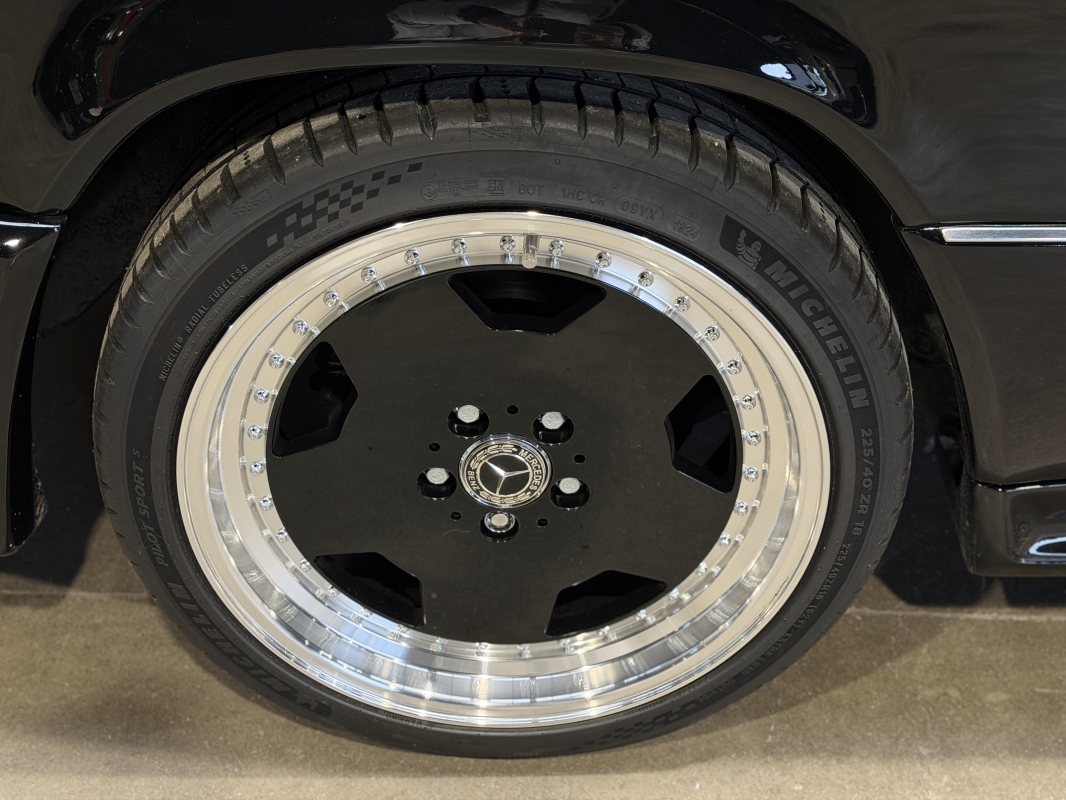 Mercedes 300 CE W124 3.0 V6 220CH - KIT AMG - AERO - BBS - CERAMIQUE