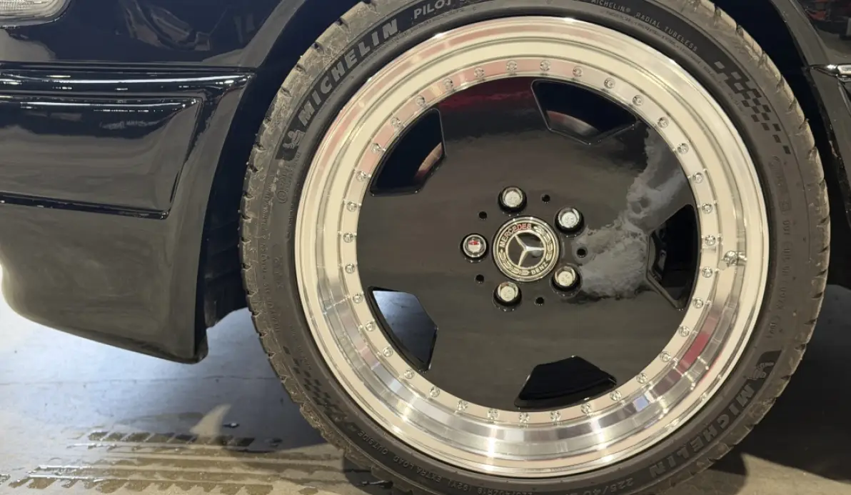 Mercedes 300 CE W124 3.0 V6 220CH - KIT AMG - AERO - BBS - CERAMIQUE