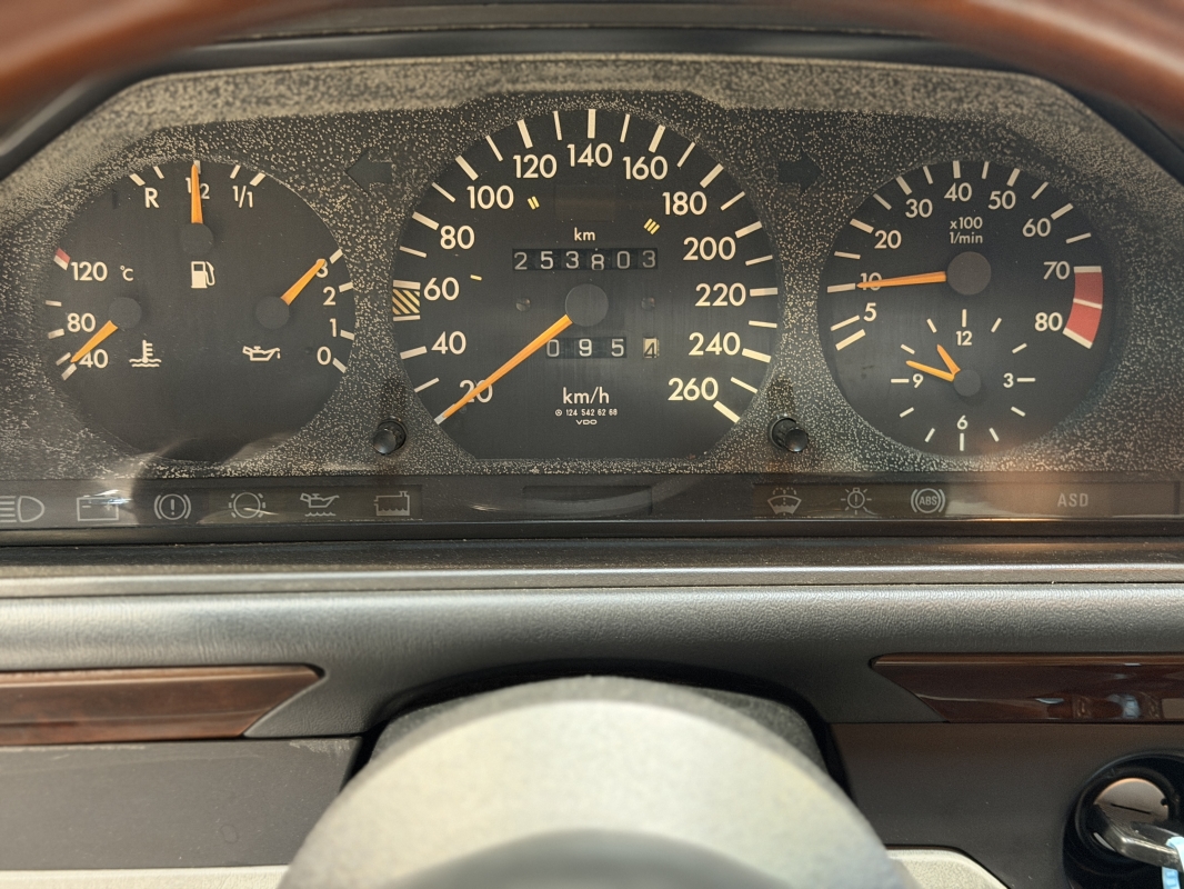 Mercedes 300 CE W124 3.0 V6 220CH - KIT AMG - AERO - BBS - CERAMIQUE