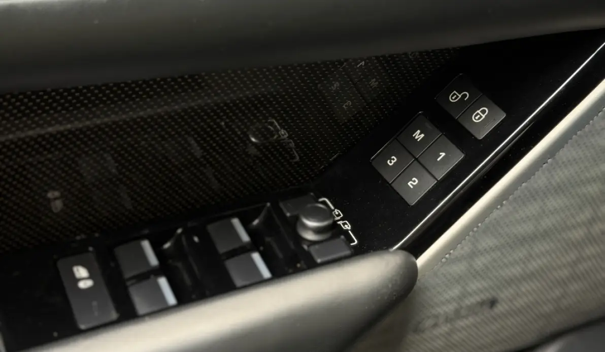 Land rover Range Rover Velar  3.0D V6 300CH R-DYNAMIC HSE AWD BVA