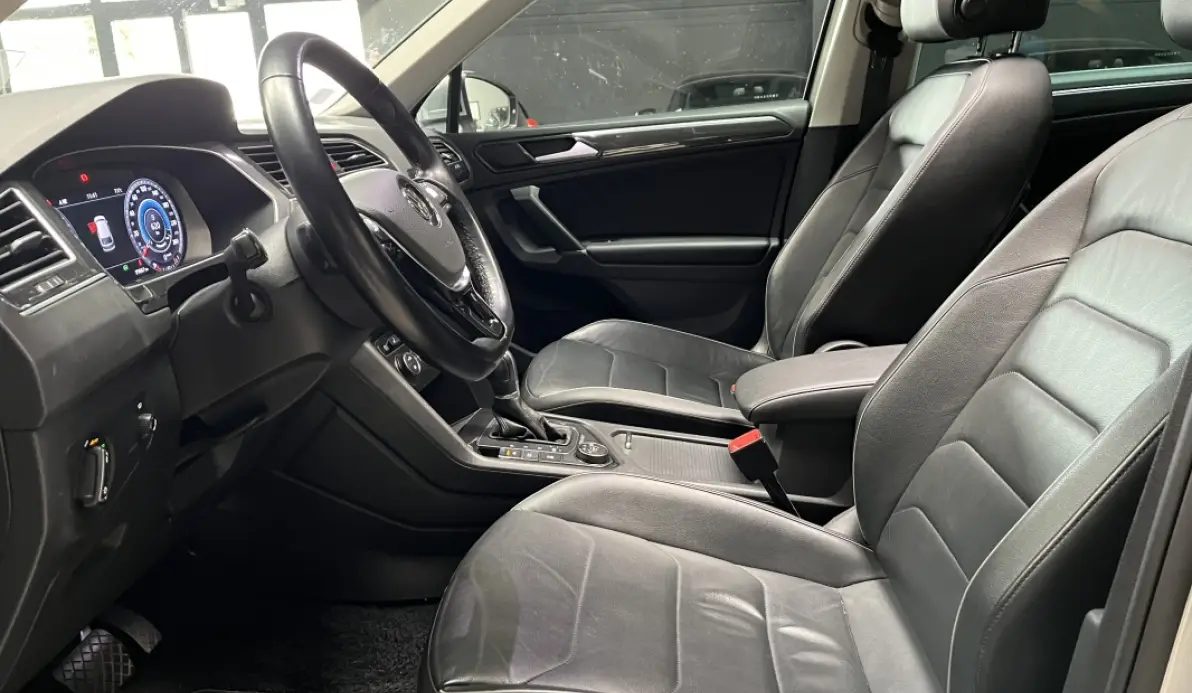 Volkswagen Tiguan 2.0 TDI 190cv 4Motion Carat Toit ouvrant / ACC / Carplay / Discover Pro