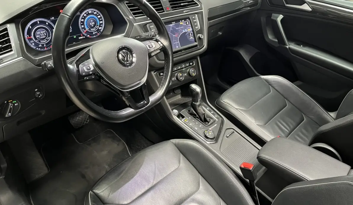 Volkswagen Tiguan 2.0 TDI 190cv 4Motion Carat Toit ouvrant / ACC / Carplay / Discover Pro