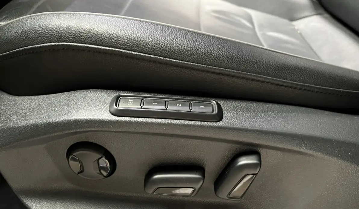 Volkswagen Tiguan 2.0 TDI 190cv 4Motion Carat Toit ouvrant / ACC / Carplay / Discover Pro