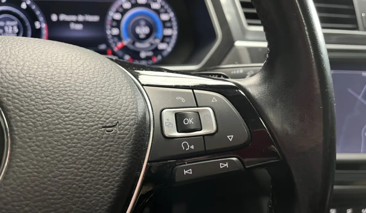 Volkswagen Tiguan 2.0 TDI 190cv 4Motion Carat Toit ouvrant / ACC / Carplay / Discover Pro