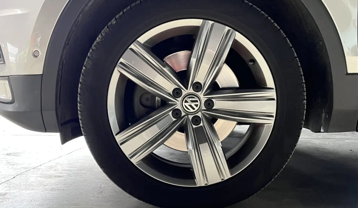 Volkswagen Tiguan 2.0 TDI 190cv 4Motion Carat Toit ouvrant / ACC / Carplay / Discover Pro