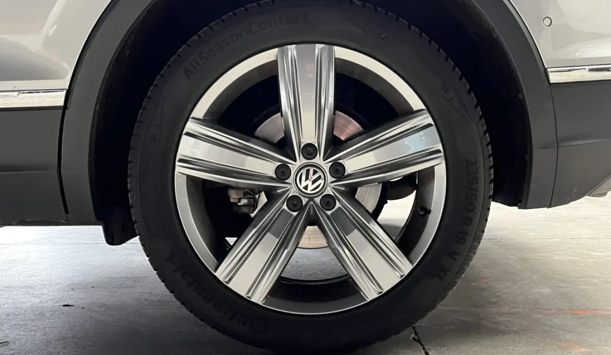 Volkswagen Tiguan 2.0 TDI 190cv 4Motion Carat Toit ouvrant / ACC / Carplay / Discover Pro