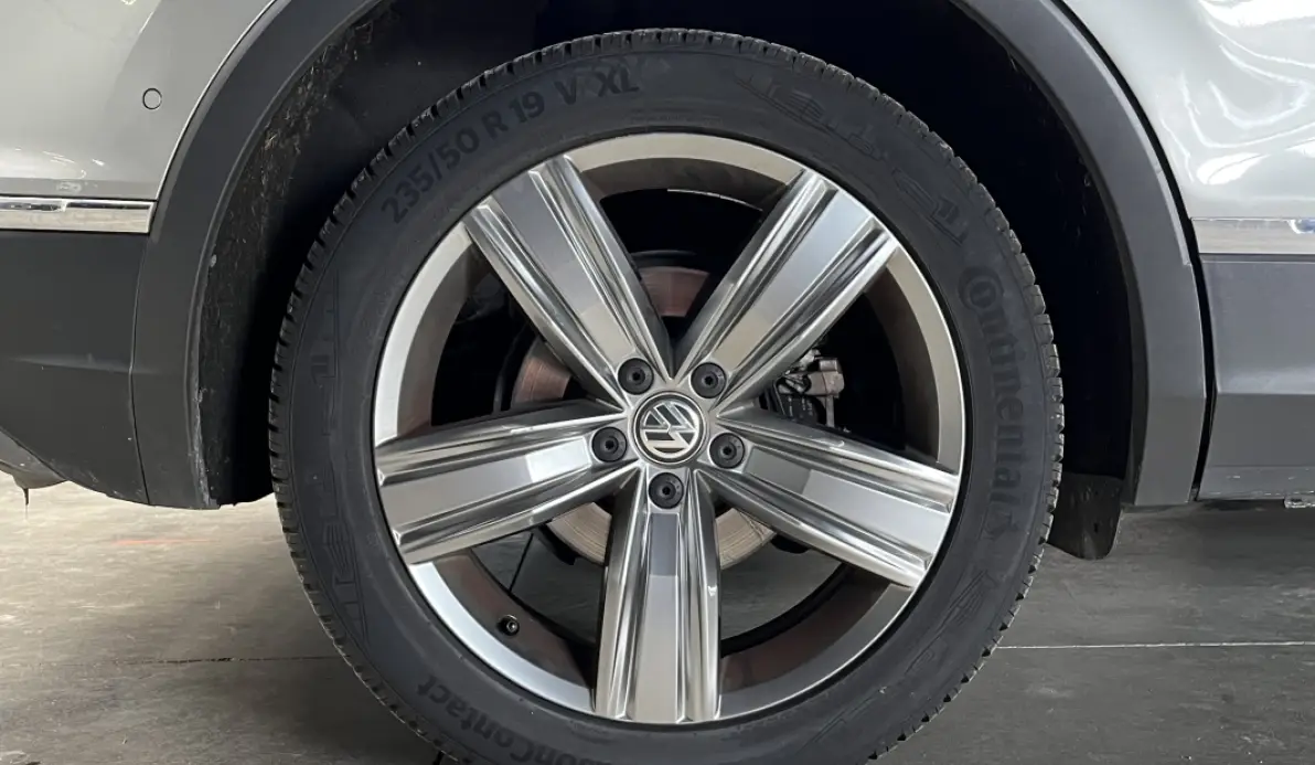 Volkswagen Tiguan 2.0 TDI 190cv 4Motion Carat Toit ouvrant / ACC / Carplay / Discover Pro