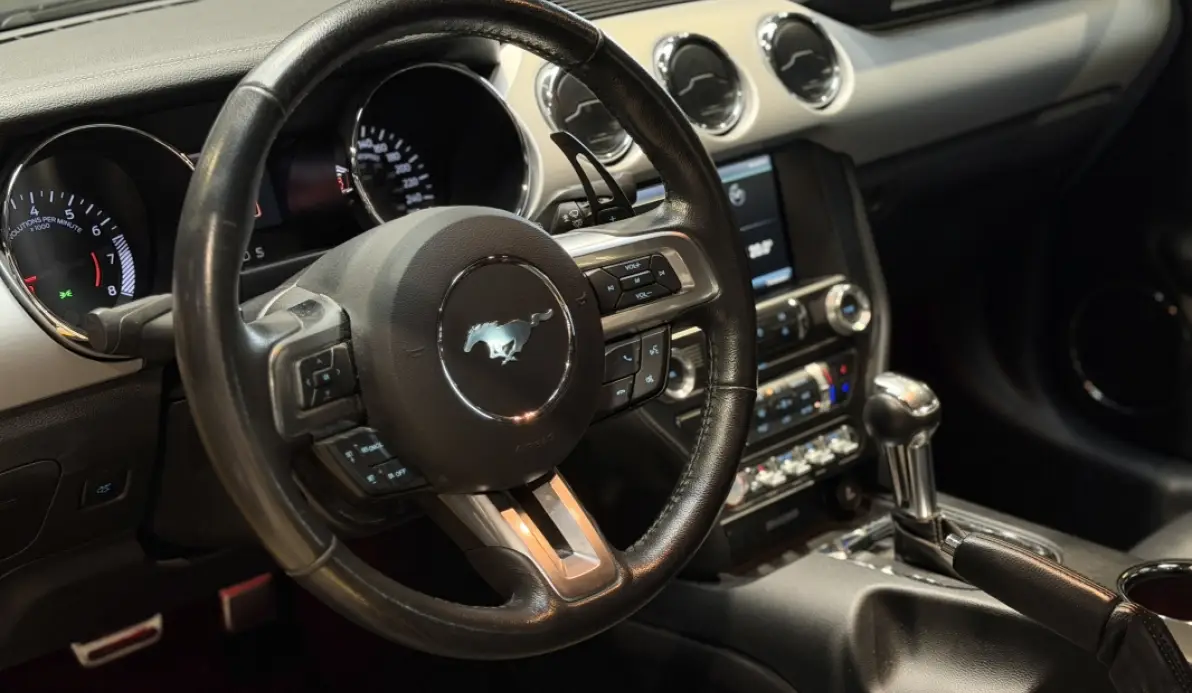 Ford Mustang FASTBACK 5.0 V8 421CH GT