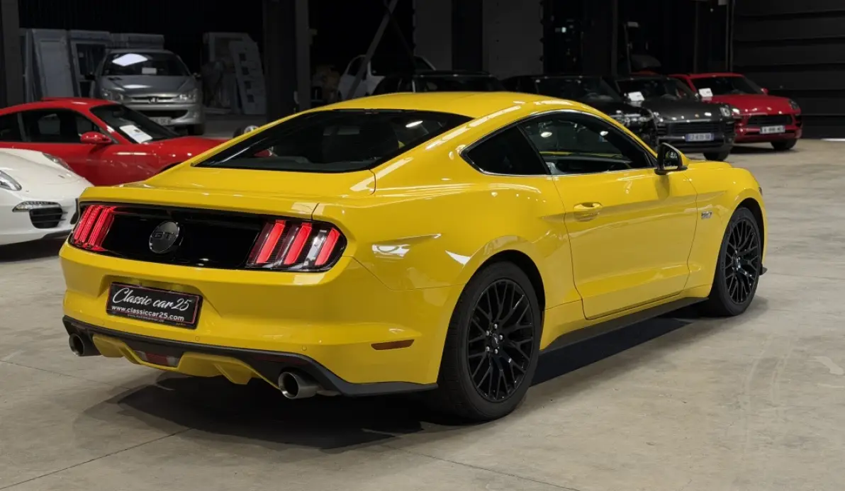 Ford Mustang FASTBACK 5.0 V8 421CH GT