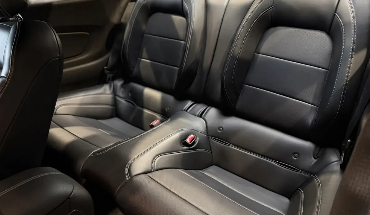 Ford Mustang FASTBACK 5.0 V8 421CH GT