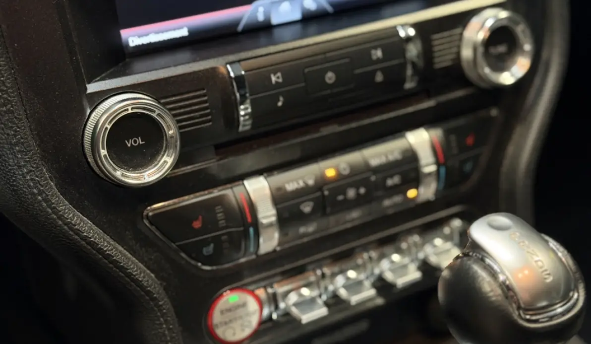 Ford Mustang FASTBACK 5.0 V8 421CH GT