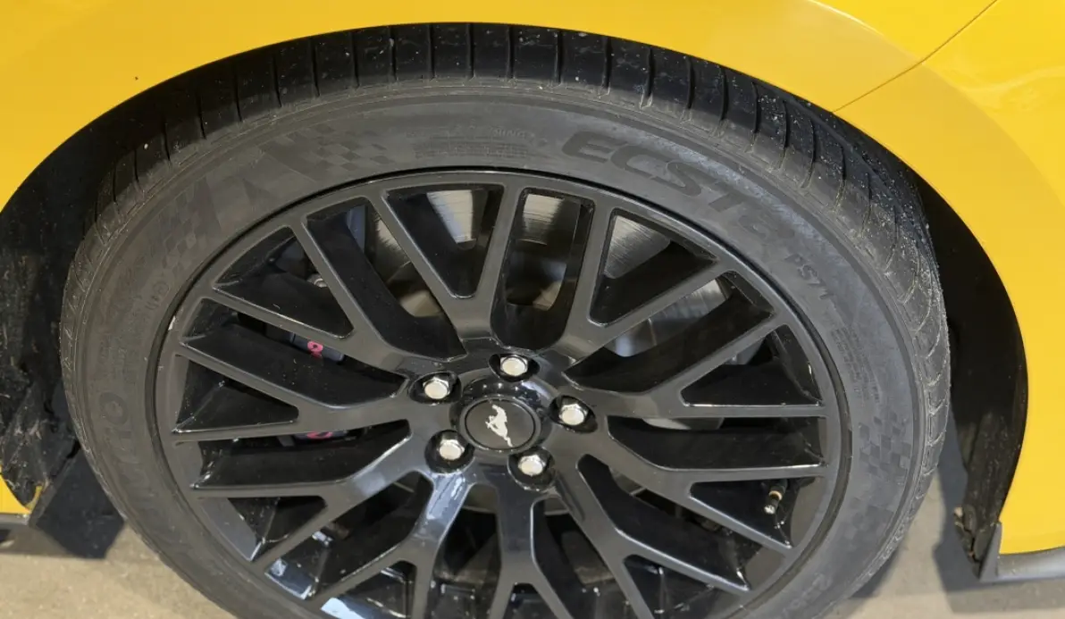 Ford Mustang FASTBACK 5.0 V8 421CH GT