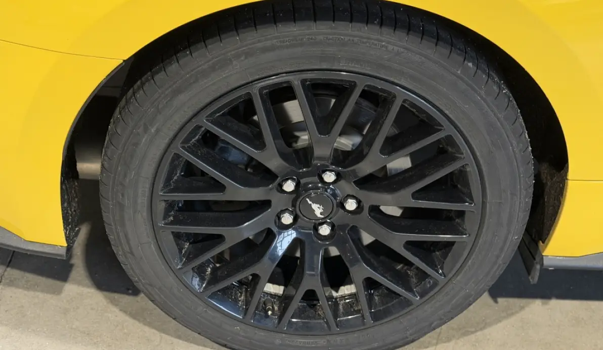 Ford Mustang FASTBACK 5.0 V8 421CH GT