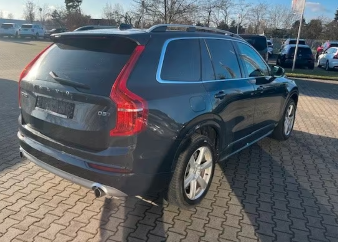 Volvo XC90 D5 ADBLUE AWD 235CH MOMENTUM GEARTRONIC 7 PLACES