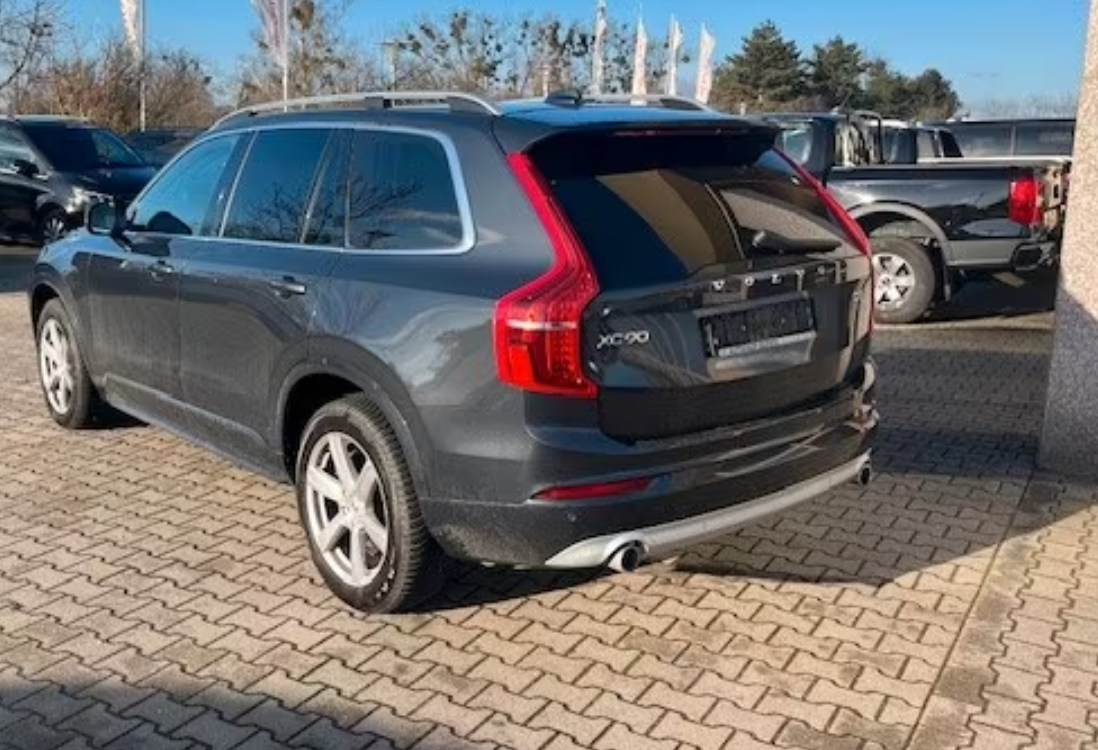 Volvo XC90 D5 ADBLUE AWD 235CH MOMENTUM GEARTRONIC 7 PLACES