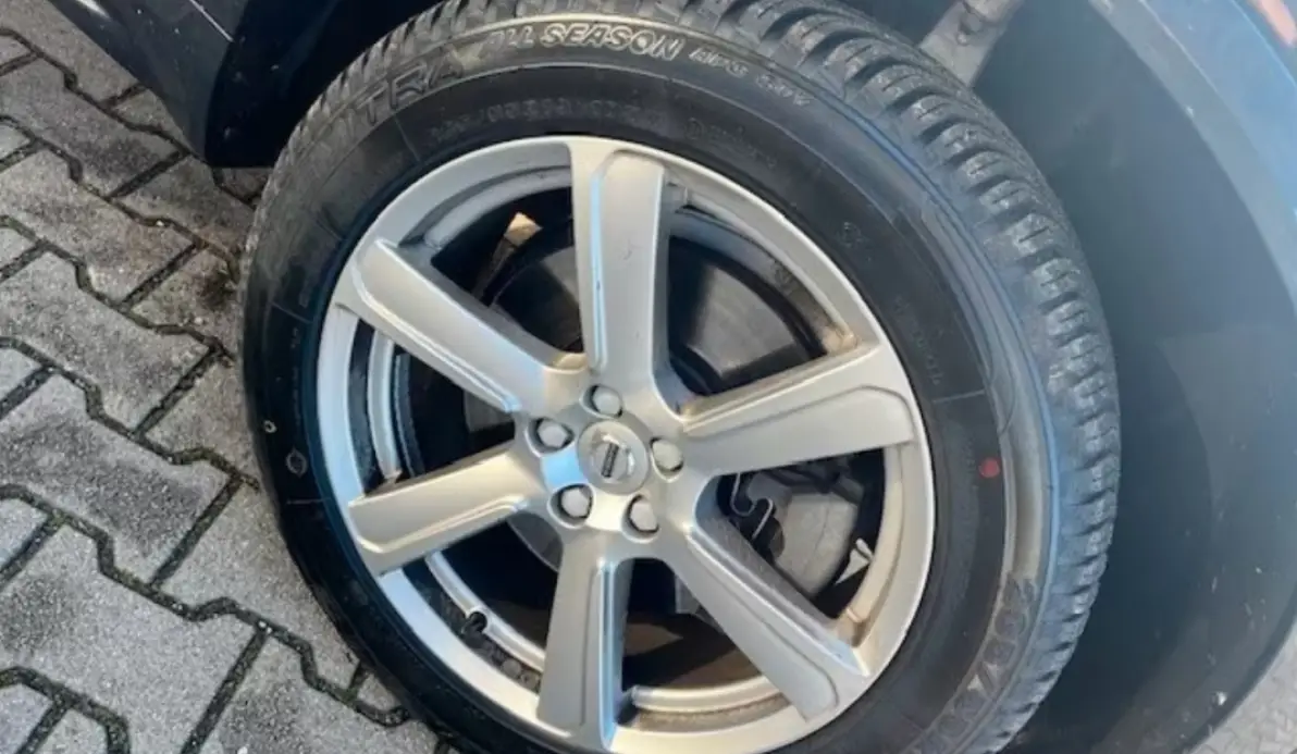 Volvo XC90 D5 ADBLUE AWD 235CH MOMENTUM GEARTRONIC 7 PLACES