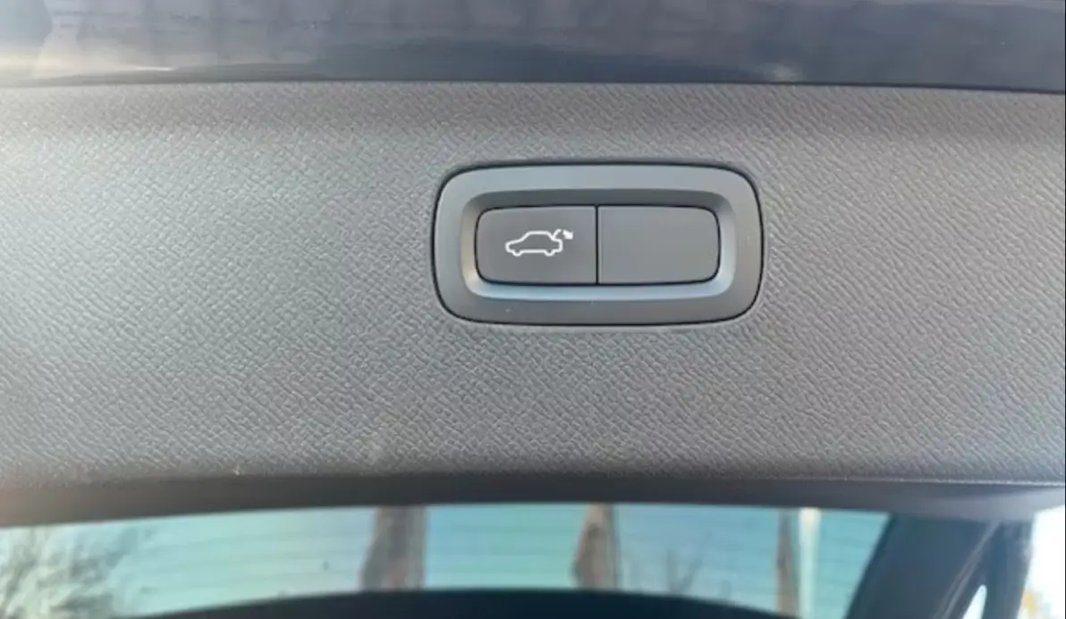 Volvo XC90 D5 ADBLUE AWD 235CH MOMENTUM GEARTRONIC 7 PLACES