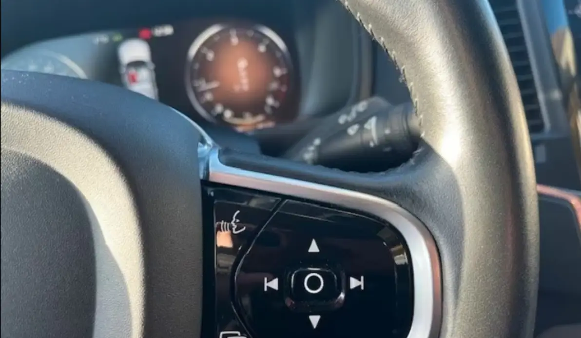 Volvo XC90 D5 ADBLUE AWD 235CH MOMENTUM GEARTRONIC 7 PLACES