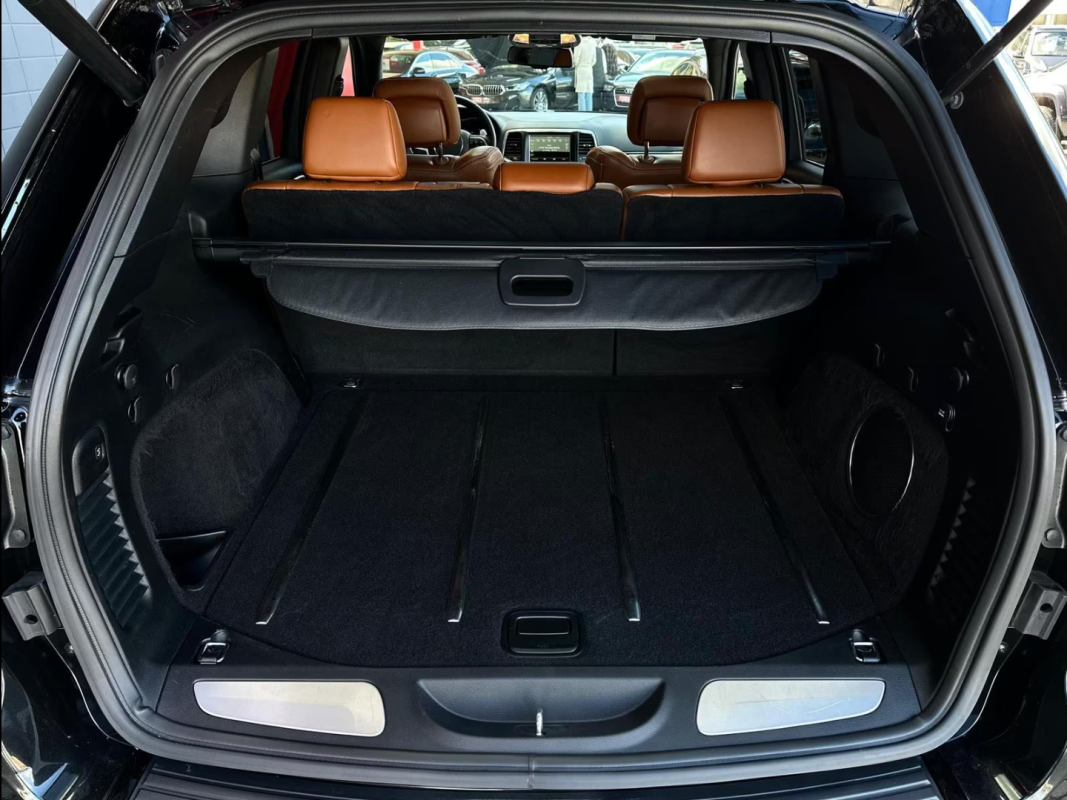 Jeep Grand Cherokee SRT 6.4 V8 HEMI 468CH SRT BVA8