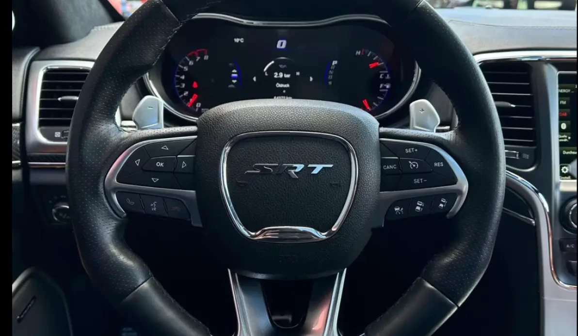 Jeep Grand Cherokee SRT 6.4 V8 HEMI 468CH SRT BVA8