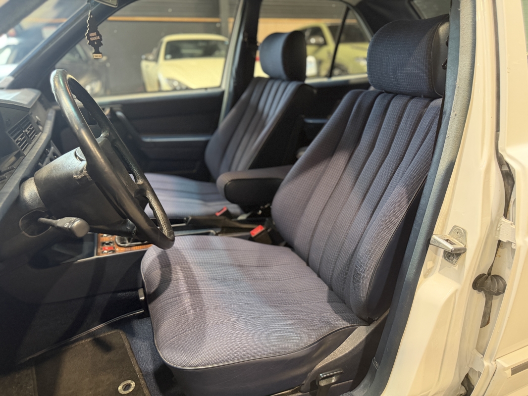 Mercedes 190 E W201 - 1986 - 4 CYLINDRES ESSENCE